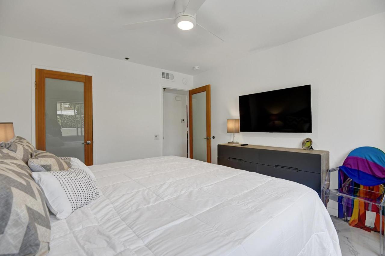Modern Plaza Villas Oasis Palm Springs Eksteriør billede